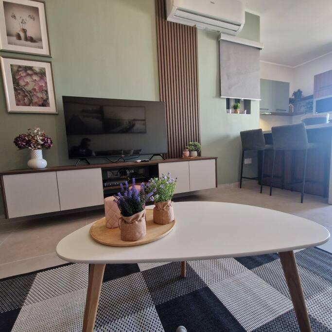 Centrally Located, Well Equipped, Stylish Flat. Σεντ Πόλς Μπέι Εξωτερικό φωτογραφία