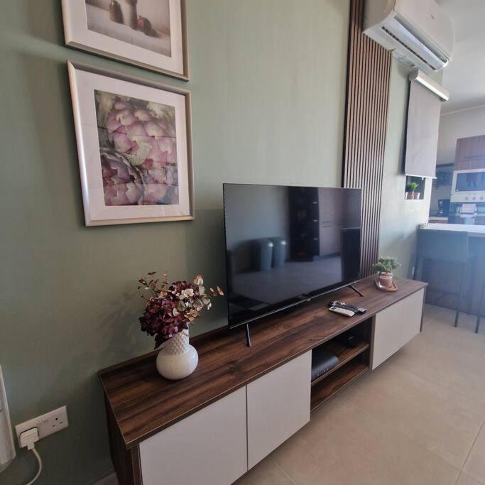 Centrally Located, Well Equipped, Stylish Flat. Σεντ Πόλς Μπέι Εξωτερικό φωτογραφία