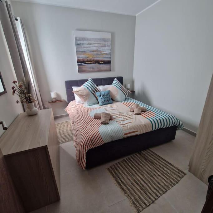 Centrally Located, Well Equipped, Stylish Flat. Σεντ Πόλς Μπέι Εξωτερικό φωτογραφία