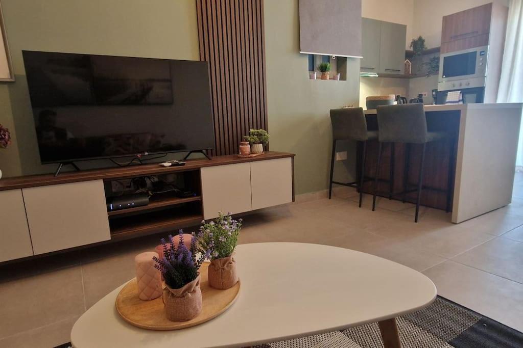 Centrally Located, Well Equipped, Stylish Flat. Σεντ Πόλς Μπέι Εξωτερικό φωτογραφία