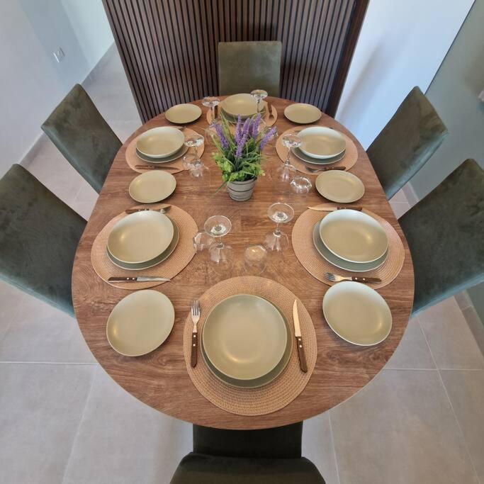 Centrally Located, Well Equipped, Stylish Flat. Σεντ Πόλς Μπέι Εξωτερικό φωτογραφία