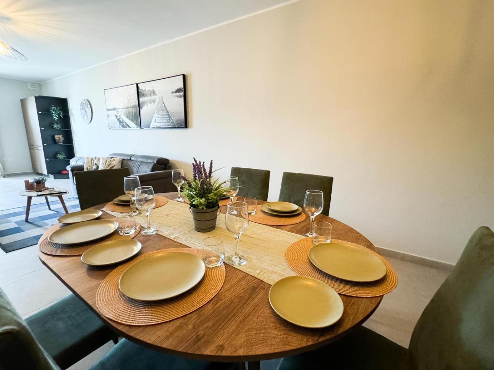 Centrally Located, Well Equipped, Stylish Flat. Σεντ Πόλς Μπέι Εξωτερικό φωτογραφία