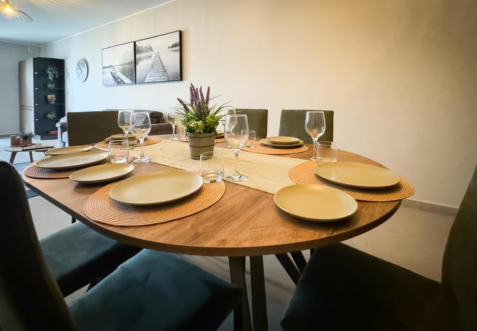 Centrally Located, Well Equipped, Stylish Flat. Σεντ Πόλς Μπέι Εξωτερικό φωτογραφία