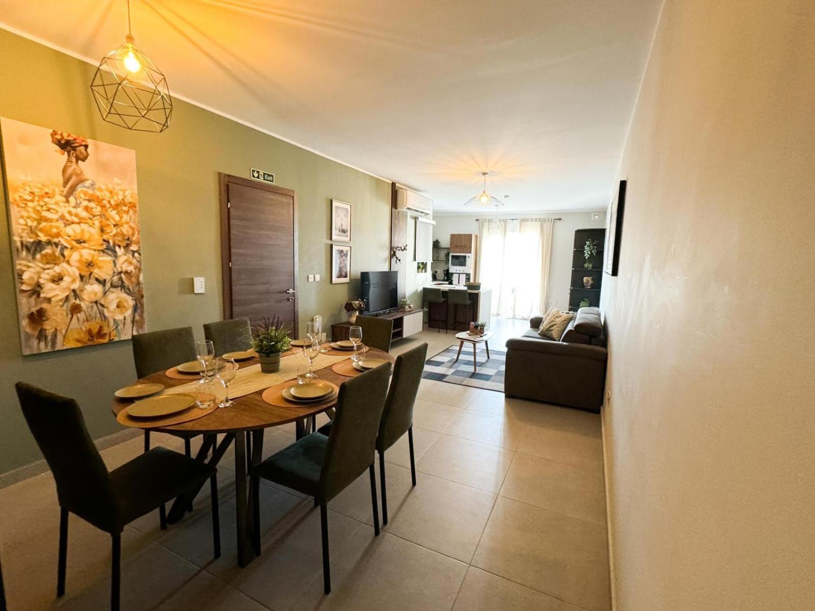 Centrally Located, Well Equipped, Stylish Flat. Σεντ Πόλς Μπέι Εξωτερικό φωτογραφία