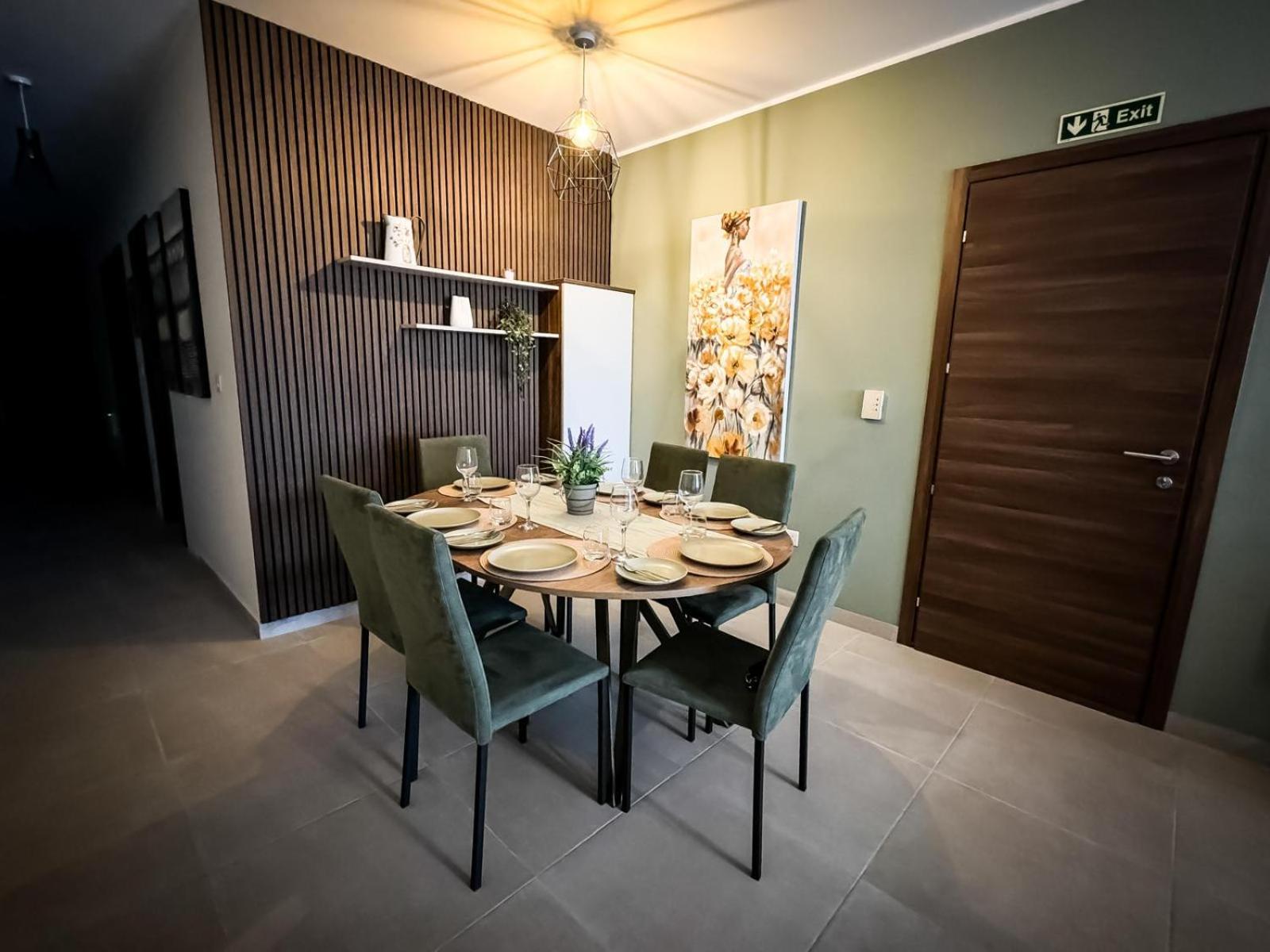 Centrally Located, Well Equipped, Stylish Flat. Σεντ Πόλς Μπέι Εξωτερικό φωτογραφία