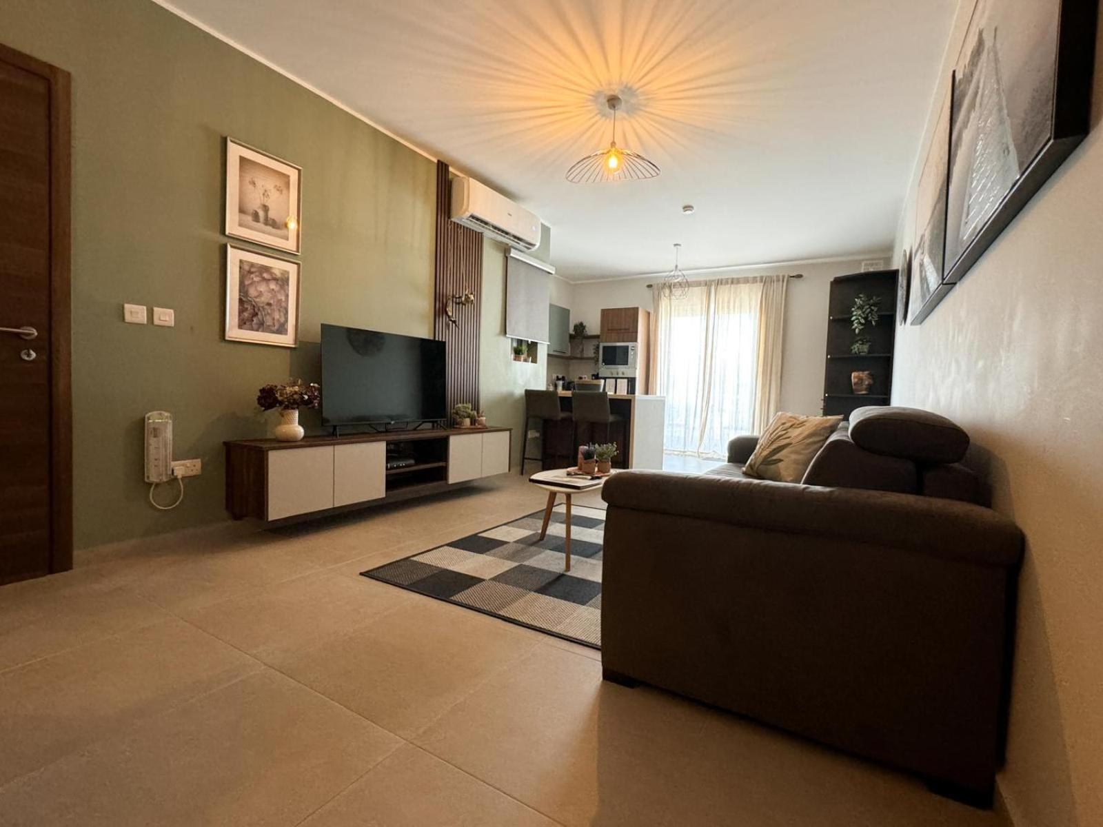 Centrally Located, Well Equipped, Stylish Flat. Σεντ Πόλς Μπέι Εξωτερικό φωτογραφία