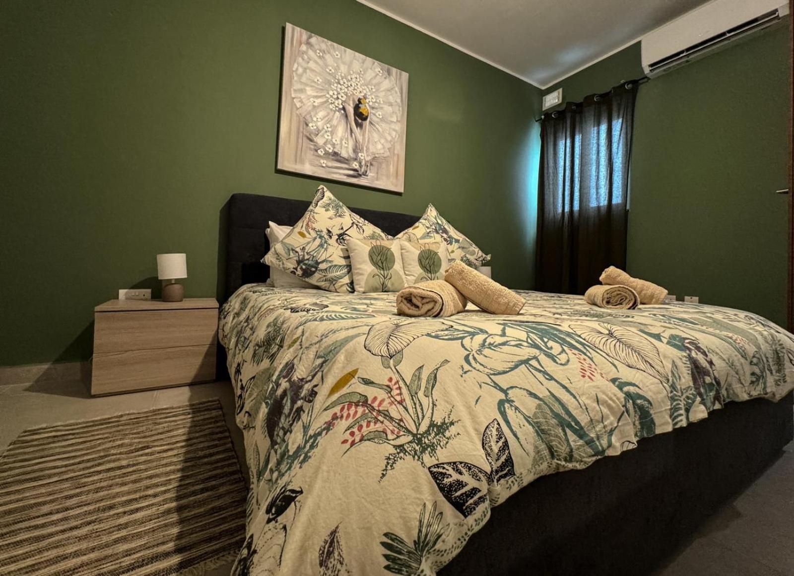 Centrally Located, Well Equipped, Stylish Flat. Σεντ Πόλς Μπέι Εξωτερικό φωτογραφία